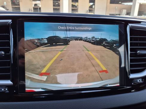 New 2026 Chrysler Voyager LX image 4