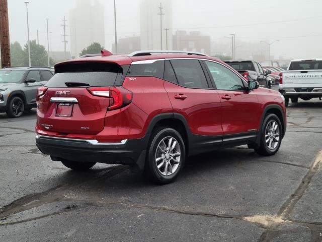 Used 2023 GMC Terrain SLT w/ Infotainment Package II AWD/4WD image 2