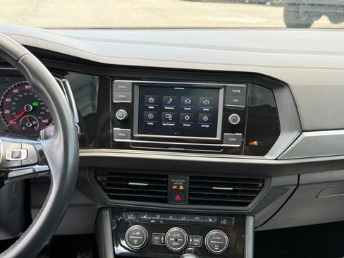 Used 2020 Volkswagen Jetta SE FWD image 18