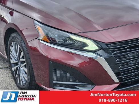 Used 2025 Nissan Altima 2.5 SV image 9