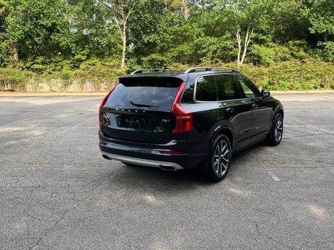 Used 2018 Volvo XC90 T6 Momentum w/ Convenience Package AWD/4WD image 5