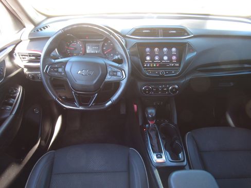 Used 2023 Chevrolet TrailBlazer RS w/ Sun and Liftgate Package image 18