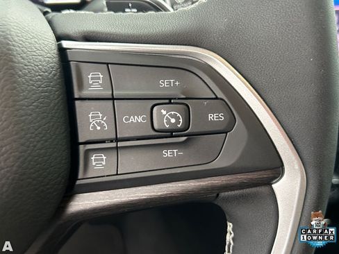 Certified 2025 Jeep Grand Cherokee L Limited w/ Luxury Tech Group II AWD/4WD image 30