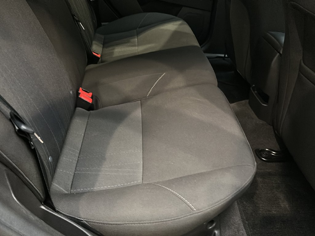 Used 2018 Ford Focus SE FWD image 16