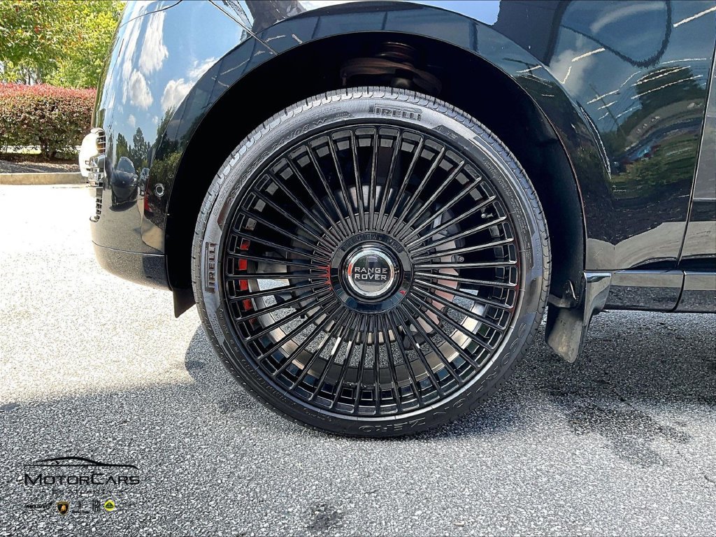 Used 2025 Land Rover Range Rover SE AWD/4WD image 10