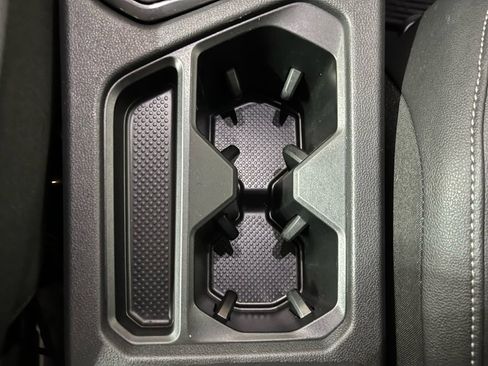 Used 2020 Volkswagen Tiguan S image 14