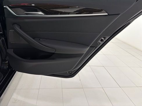 Certified 2023 BMW 530i xDrive w/ Premium Package image 21