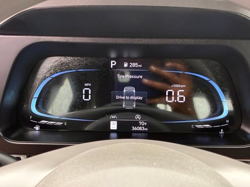 Used 2024 Hyundai Elantra SE FWD image 32