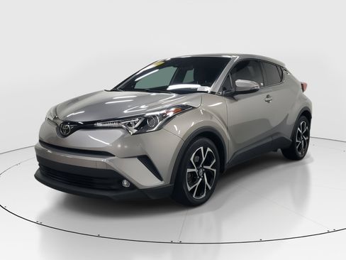 Used 2019 Toyota C-HR Limited image 4