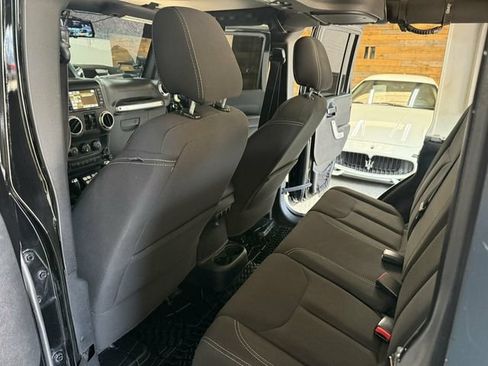 Used 2017 Jeep Wrangler Unlimited Sahara AWD/4WD image 22
