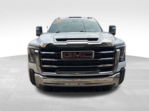 Used 2024 GMC Sierra 2500 SLE w/ SLE Convenience Package image 2