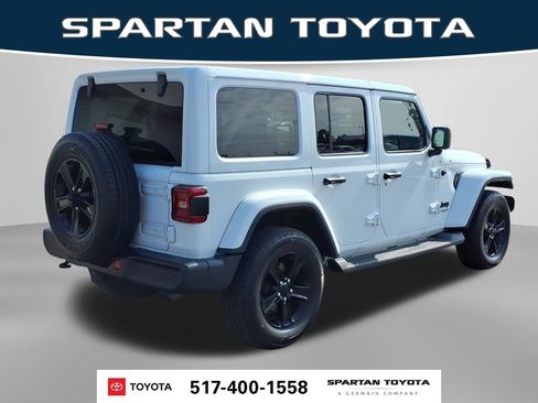 Used 2020 Jeep Wrangler Unlimited Sahara AWD/4WD image 7