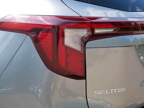 Certified 2024 Kia Seltos S AWD/4WD image 17