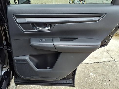 Used 2025 Honda CR-V Sport image 11