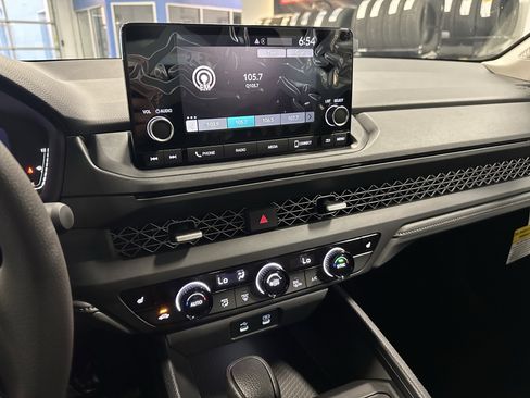 New 2025 Honda Accord SE image 11