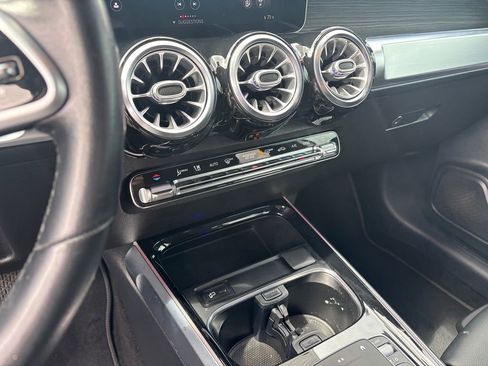 Used 2021 Mercedes-Benz GLB 250 image 20