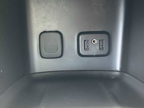 Used 2019 GMC Acadia SLE FWD image 21