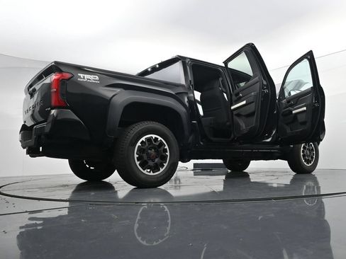 Used 2024 Toyota Tacoma TRD Off-Road AWD/4WD image 43