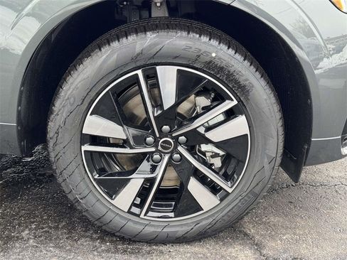 New 2026 Volvo XC60 T8 Core w/ Climate Package image 25