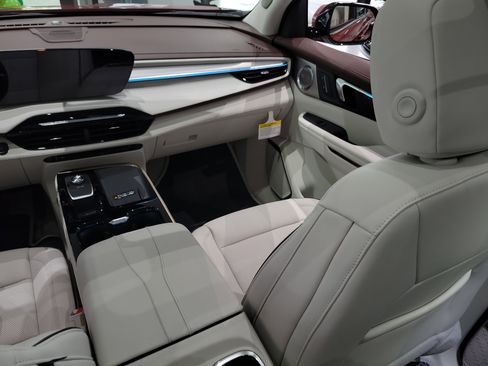 New 2026 Buick Enclave Avenir w/ Super Cruise Package image 18