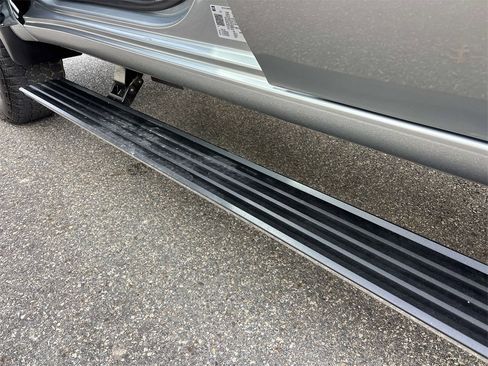 Used 2024 GMC Sierra 2500 Denali w/ Denali Reserve Package image 9