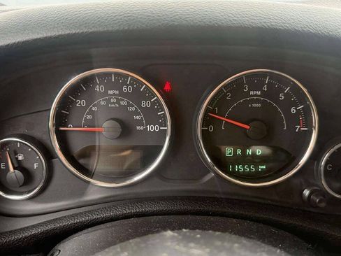 Used 2015 Jeep Wrangler Unlimited Sahara w/ Connectivity Group AWD/4WD image 18