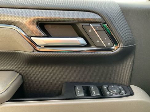 Certified 2022 Chevrolet Silverado 1500 ZR2 w/ Technology Package image 22