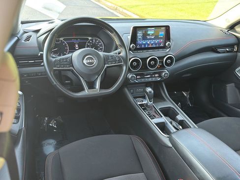 Used 2025 Nissan Sentra SR FWD image 18