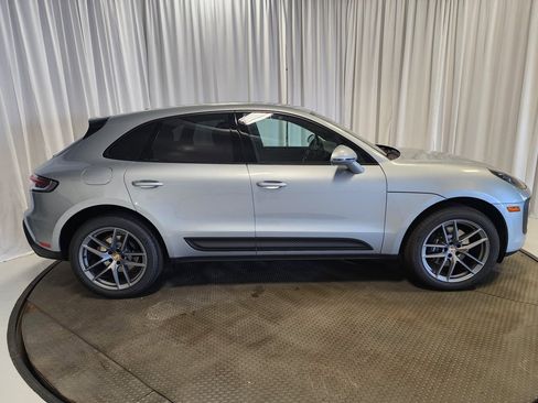 Used 2025 Porsche Macan image 28