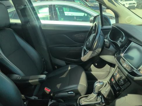 Used 2019 Buick Encore Preferred FWD image 2