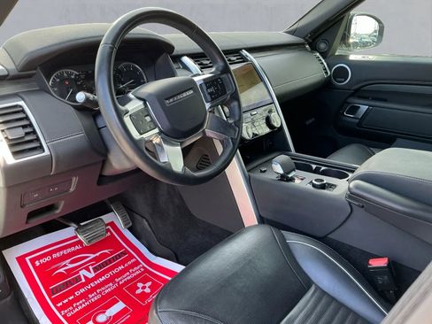 Used 2023 Land Rover Discovery S R-Dynamic image 12