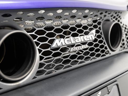 Used 2023 McLaren Artura image 36