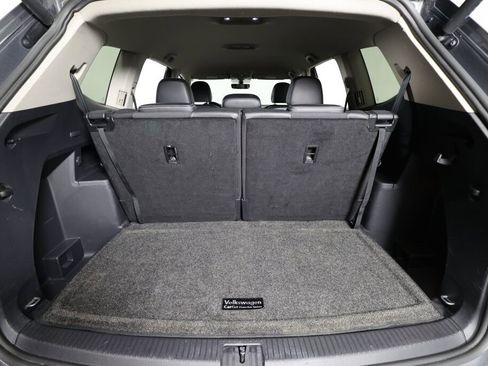 Used 2022 Volkswagen Atlas SE w/ Black Wheel Package image 18