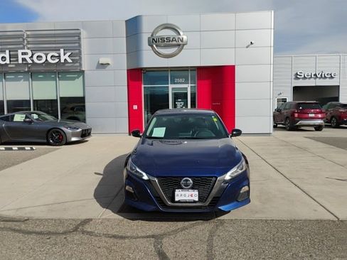 Used 2022 Nissan Altima 2.5 SR image 2