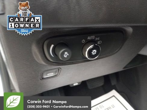 Used 2023 GMC Terrain SLE w/ Driver Convenience Package image 13