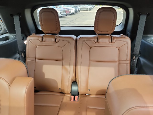 Used 2023 Lincoln Aviator Reserve w/ Elements Package Plus AWD/4WD image 24