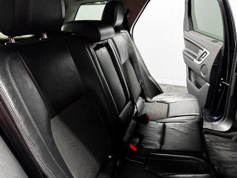 Used 2017 Land Rover Discovery Sport SE image 46