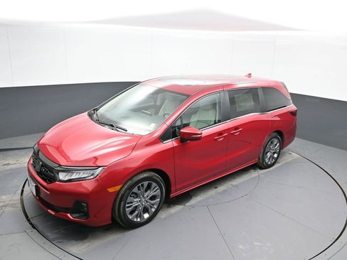 Certified 2025 Honda Odyssey Touring image 37