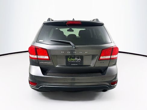 Used 2019 Dodge Journey SE image 7