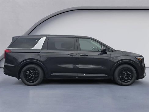 New 2026 Kia Carnival LX image 6