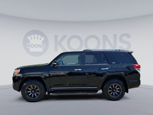 Used 2011 Toyota 4Runner SR5 AWD/4WD image 5