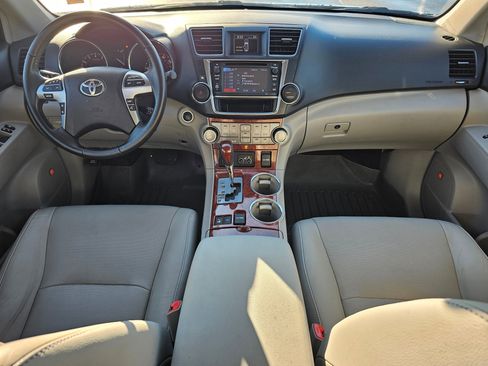 Used 2013 Toyota Highlander Limited AWD/4WD image 15
