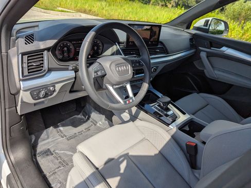 Certified 2025 Audi Q5 Prestige image 23