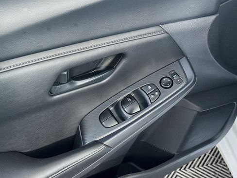 Used 2025 Nissan Sentra S image 15