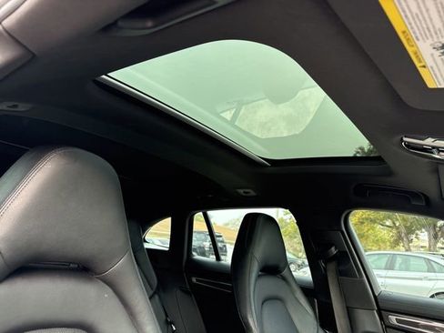 Used 2018 Porsche Panamera 4 image 10
