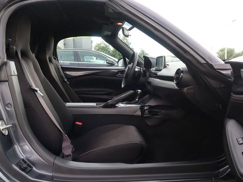 Used 2017 MAZDA MX-5 Miata Club image 19