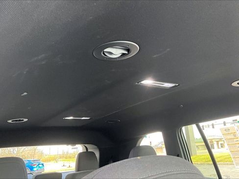 Used 2025 GMC Acadia Elevation image 30