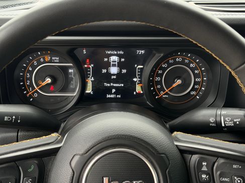 Used 2024 Jeep Gladiator Sport AWD/4WD image 20