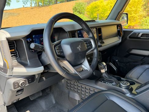 Used 2023 Ford Bronco Badlands w/ Sasquatch Package image 15