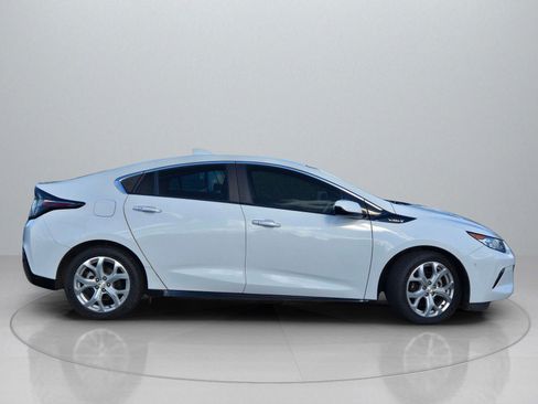 Used 2017 Chevrolet Volt Premier w/ Driver Confidence Package image 9